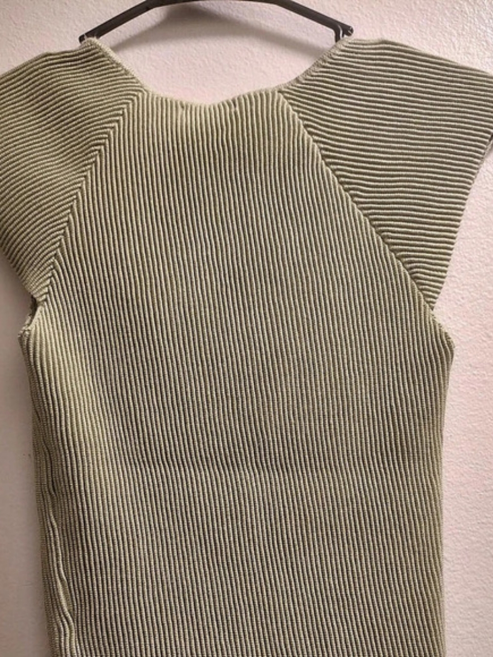 SO Ribbed Tank Top in Green Size Medium Like New
